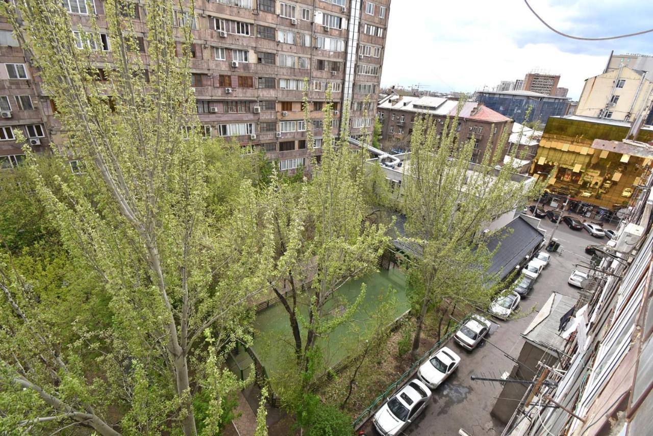 Amigo Apartment In The Centre 예레반 외부 사진
